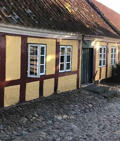 Idyllisk, Historisk Ved Fjorden I Casa vacanze *