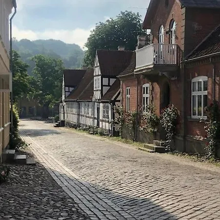 Idyllisk, Historisk Ved Fjorden I Casa vacanze Mariager