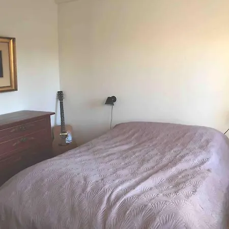 Idyllisk, Historisk Ved Fjorden I Mariager