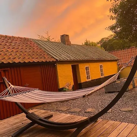 Idyllisk, Historisk Ved Fjorden I